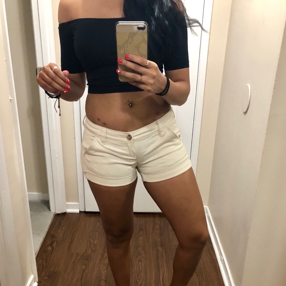 Hollister light tan shorts